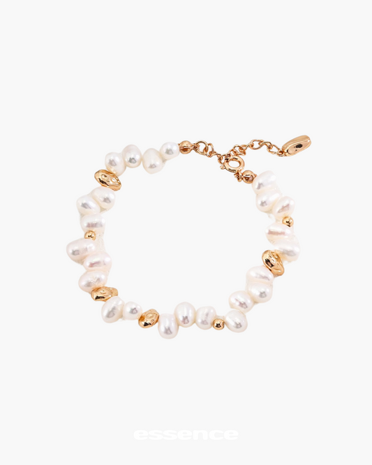 Gold Natural Pearl Bracelet - essence