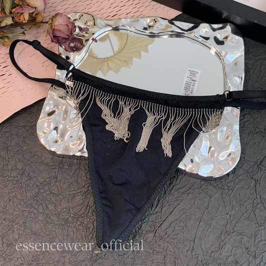 Evie Thong