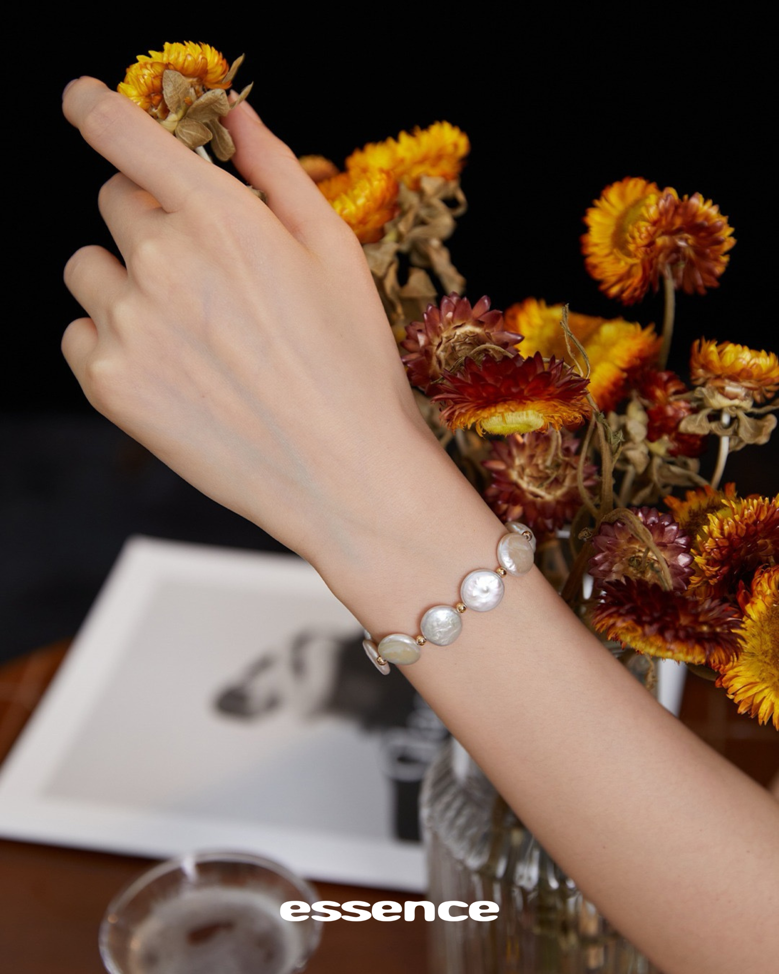 Shell Pearl Bracelet - essence